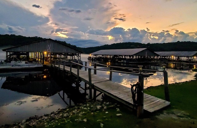 OZARK BEACH RESORT Cabin & Boat Rentals