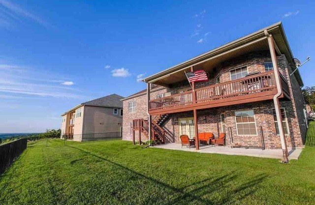 Ozark Mountain views! Family! Quiet area!