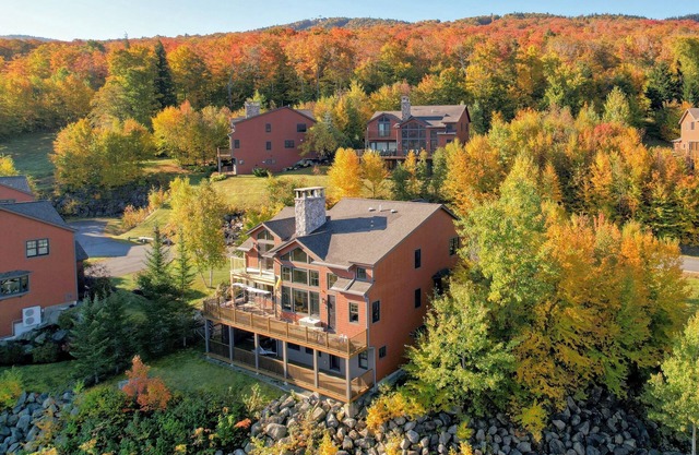 P7 Presidential View townhome Ski-In Ski-Out with Amazing Views and Dog Friendly!