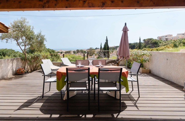 PA13 Air-conditioned villa with magnificent sea view SAINT PIERRE LA MER