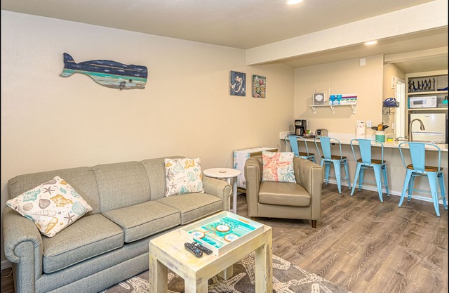 Pacific Surf Condo, Handy & Happy