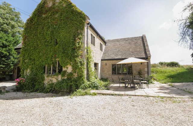 Paddock Barn