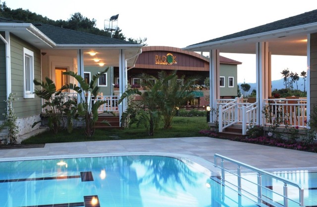 Padok Premium Hotel and Stables