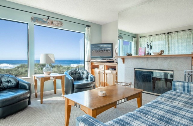 Pajaro Dunes Resort: Premium 2 Bedroom Beach Condo