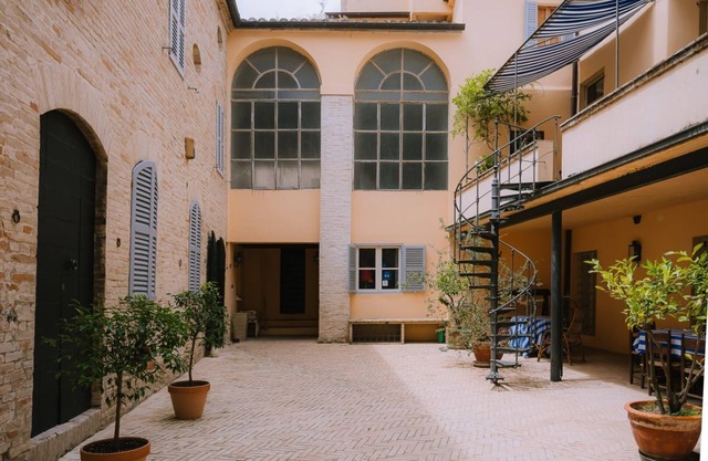 PALAZZO to live in, historic center, gardens terraces, 7 km from the sea