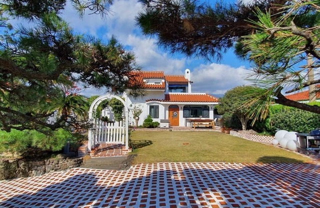 Palm Tree Villa. 외돌개, 올레시장,천지연폭포 인접