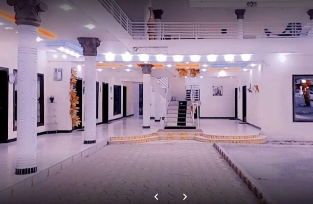 Pameer Continental Hotel And Restaurant