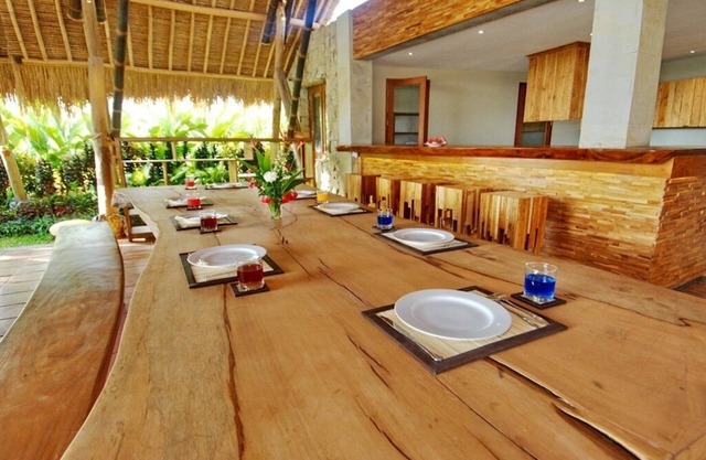 Panoramic 5 Bedroom Villa in Ubud with ricefield view