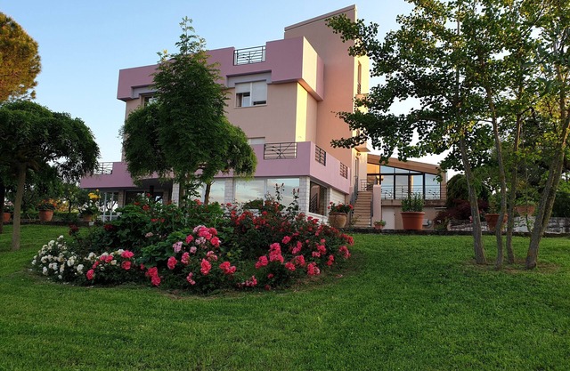 Panoramic accommodation in the hills