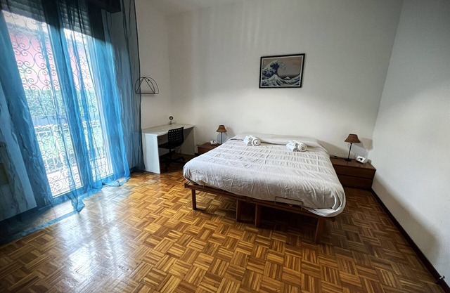 Paolo&SilviaHost - Spacious and comfortable apartment with good transport links