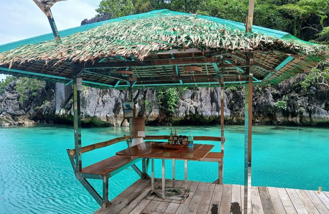 Paolyn Floating House Restaurant