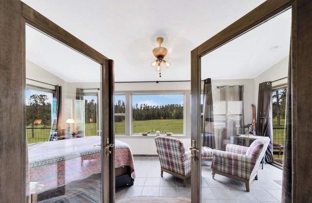 Papas Cabin and Hunting Lodge Deadwood