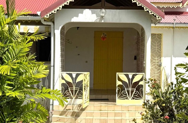 Paradis créole à Bellevue Sainte-Rose, à 5 mn des Bains soufrés de Sofaia