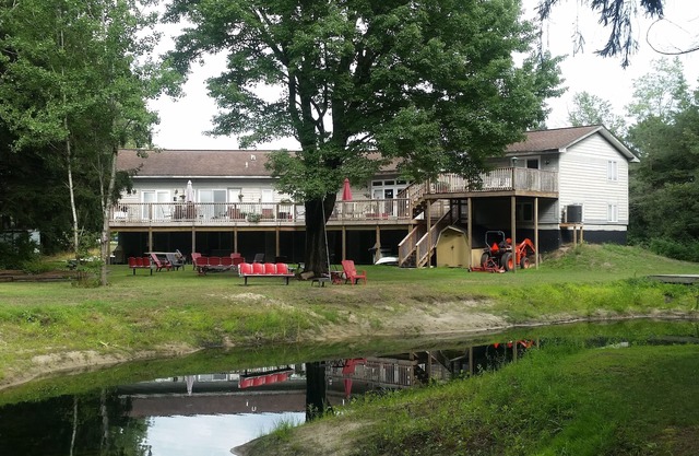 Paradise Cove Harbor ~ 2 Bedroom/1 Bath Apartment WIFI, Fishing, and Firepit