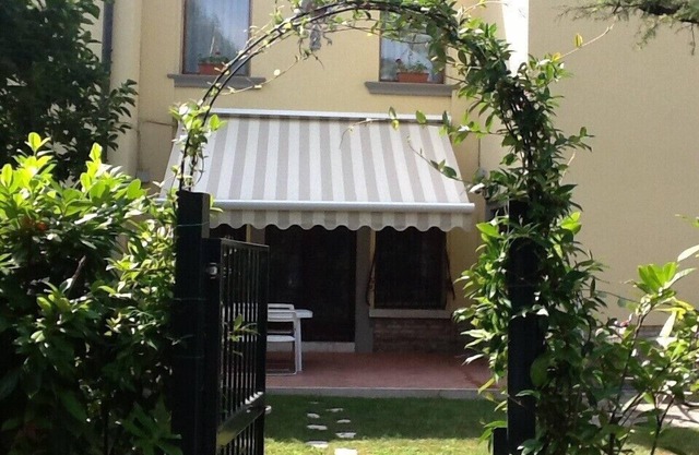 Paradise Next to Cinema Festival Palace and Excelsior Hotel