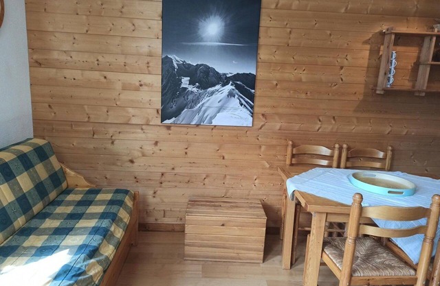 Paradiski, closed to the slopes and shops vallandry