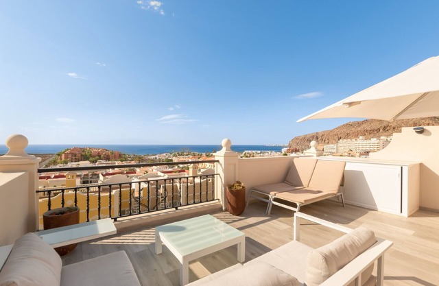 Paraiso B18 PENTHOUSE WITH STUNNING SEA VIEW & LARGE TERRACES