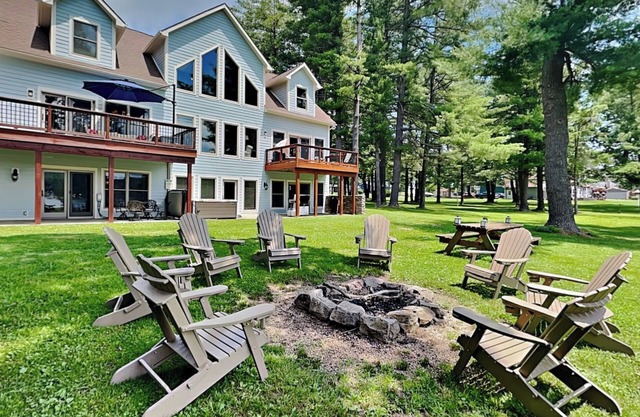 Paravel | Epic Retreat, Private Dock, Hot Tub