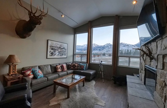 Park's Edge Retreat on the Yellowstone River