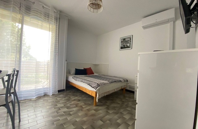 Park View, Near Thermes, Pet-Friendly, A/C, Balcony