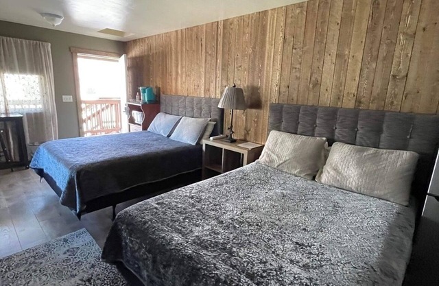 ParkWay Yellowstone Guest House room #2