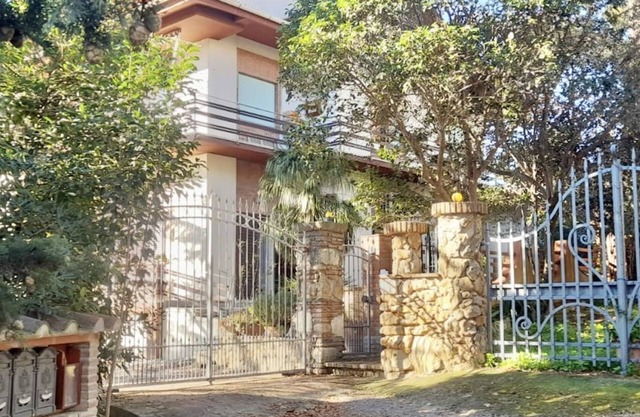 Parlavecchia House in Rosignano Marittimo