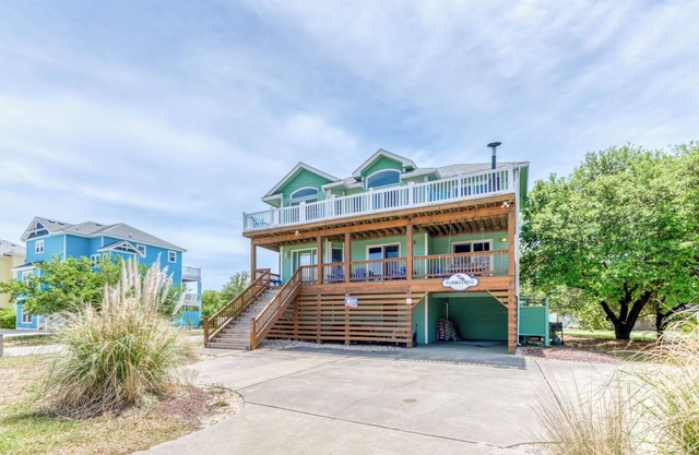 Parrotdise 7 bedroom home at Ocean Sands