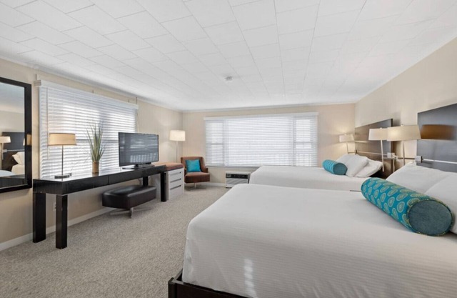 Partial Ocean View Studio | 2 Doubles + Kitchenette (107)