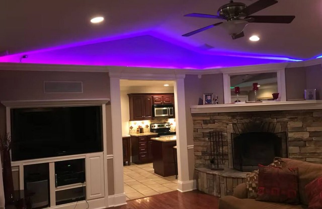 Party/Relax in Athens Big sound & Big TVs,Volleyball, horse shoes, got it all.