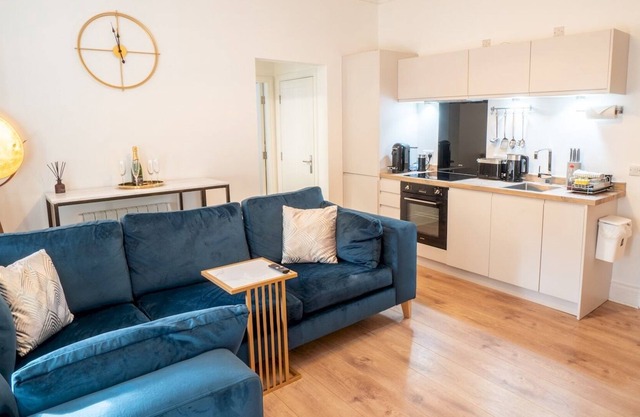 Pass the Keys | Centrally located stunning 2 Bedroom Flat