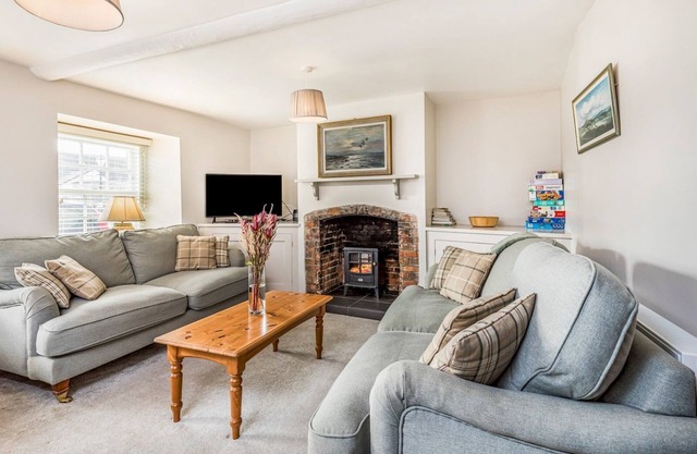 Pass the Keys | Charming Cottage 1 Min Walk from Wareham Quay