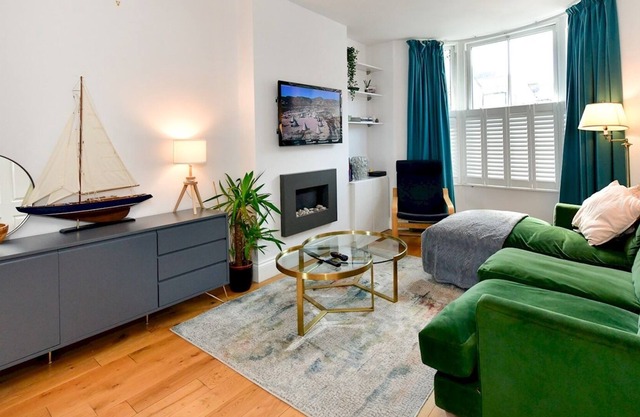 Pass the Keys | Classy 3 bedroom house in the heart of Pontcanna