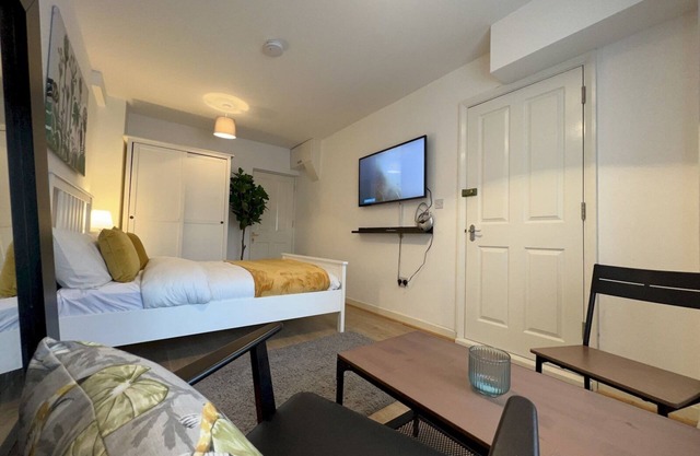 Pass the Keys | Cosy Studio Flat Close To Bexleyheath Centre