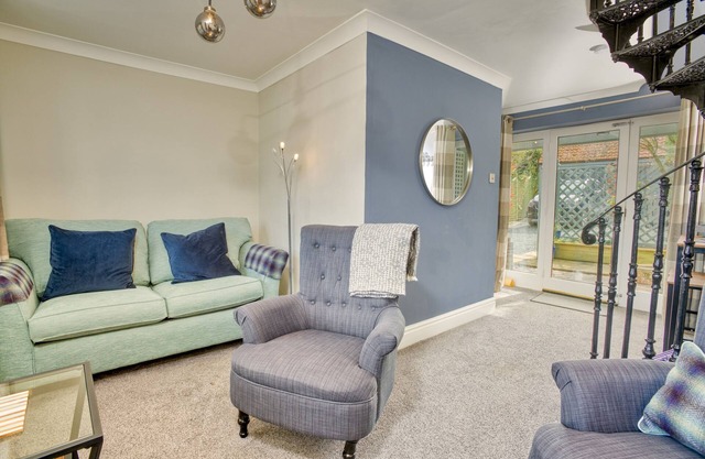 Pass the Keys | Cosy Hideaway in the Countryside