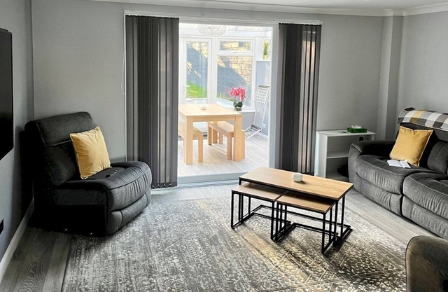 Pass the Keys | Family Friendly 3 Bedroom Home with Large Garden