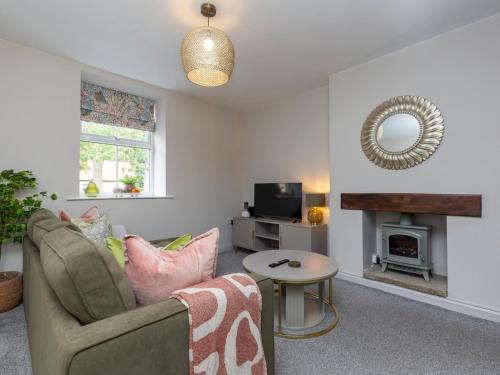 Pass the Keys Foxglove Cottage – Cosy Countryside Retreat