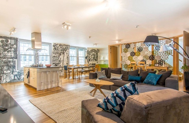 Pass The Keys | Gorgeous 3-bed with large roof terrace, very central