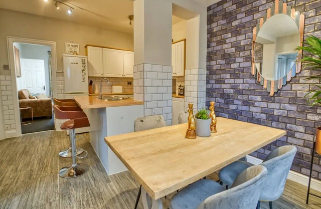 Pass the Keys | Large Family House near Lincoln