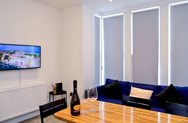 Pass the Keys | Llandaff - Modern, Bright & Central w/Parking