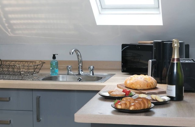 Pass the Keys | Modern en-suite room in country Pub/Restaurant (1)