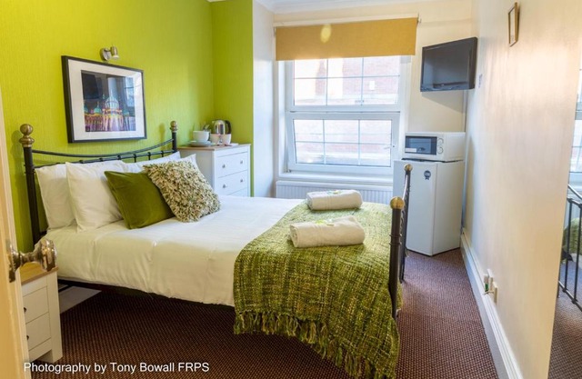 Pass the Keys Room 12 Double The vibrant Jane boutique suite