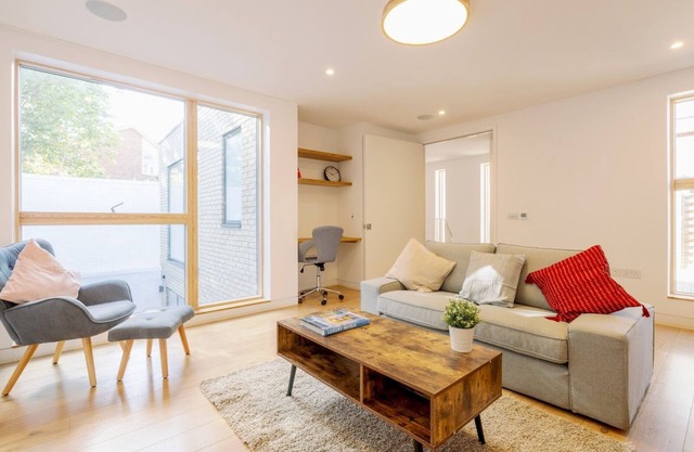 Pass the Keys | Spacious Tulse Hill Condo