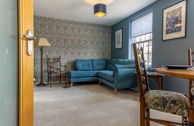 Pass the Keys | The William Morris Lodge in the centre of Ludlow