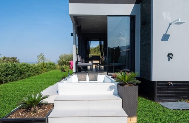 Passion Suite with Garden and Whirlpool