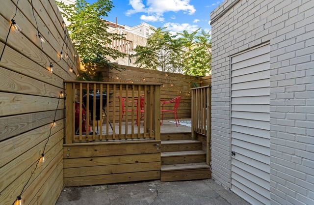 Passyunk Square Spacious 1BR - Huge Deck