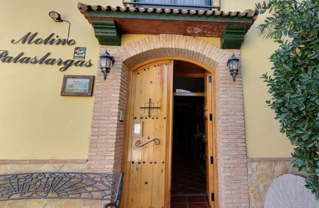 Pataslargas mill with charm in Río Mundo