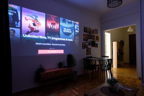 Patision cinema apartment