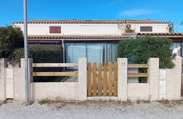 Pavillon Situé en Face de L'étang et à 15 min à Pied de la Plage
