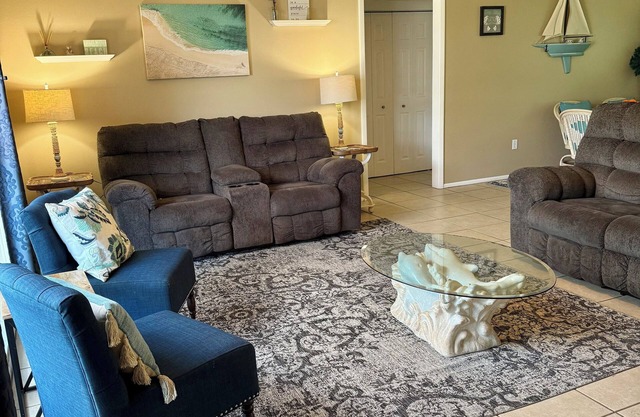 Paws and poolside retreat: Cozy 2-bed, 2-bath, Salt Water Heated Pool