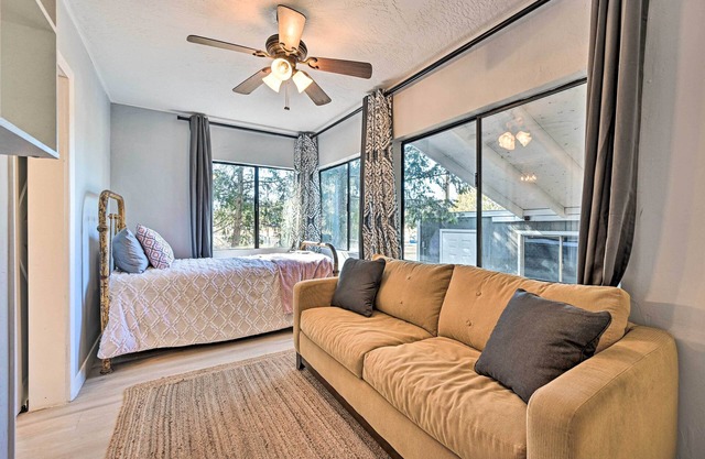 Payson 'Sunshine Cottage' - Pets Welcome!